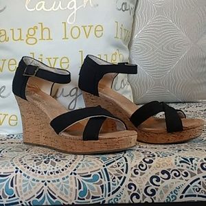Toms Wedge Sandal, Black, Size 9.5